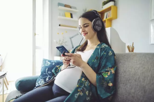 The Best Pregnancy Apps for Tracking Your Baby's Development